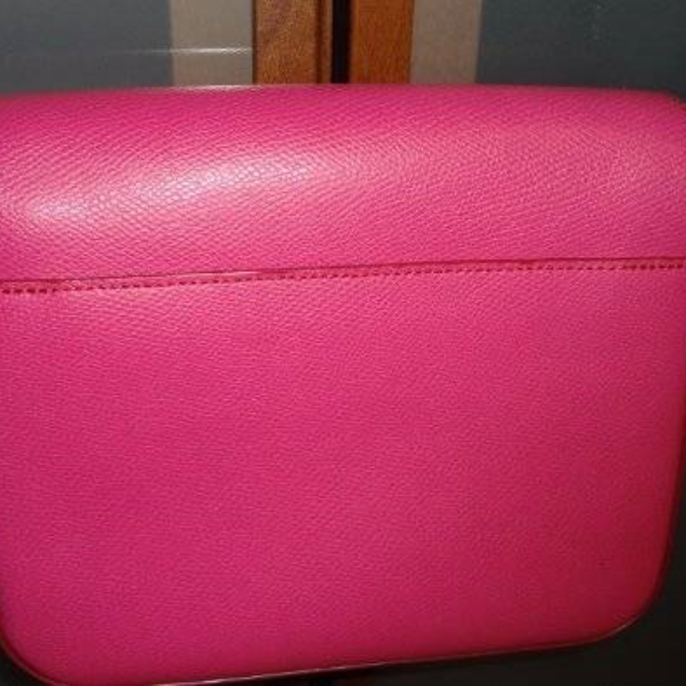 ❌❌SOLD❌❌ Vera Bradley Pink Crossbody Handbag - Picture 4 of 8